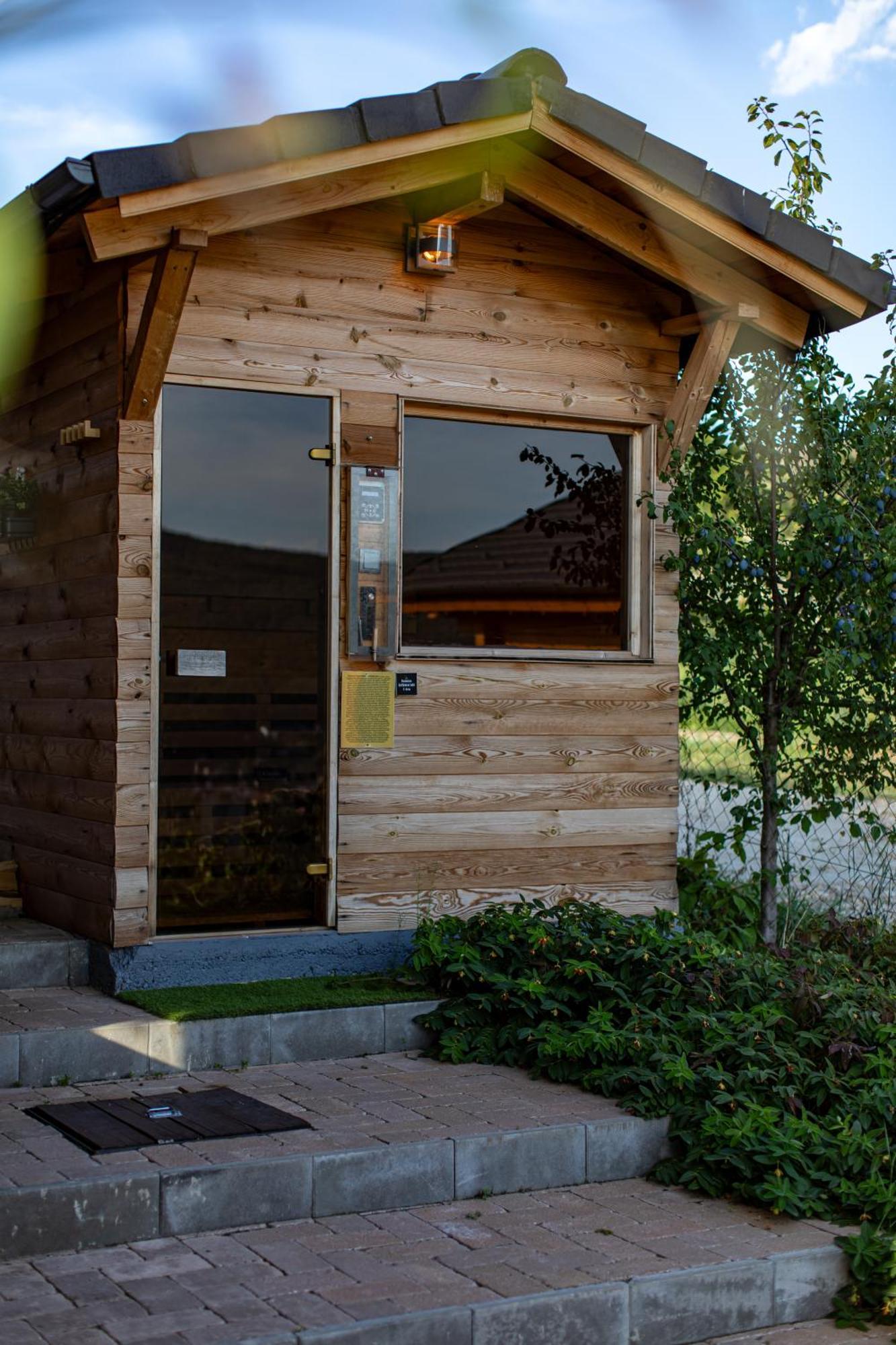 Apartamento Roenk Relax Miskolc Exterior foto